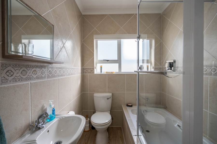 6 Bedroom Property for Sale in Royal Alfred Marina Eastern Cape
